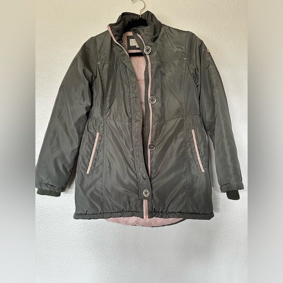 In excellent condition MICHAEL KORS GIRLS ARMY GREEN SKI JACKET size 14 (kids)